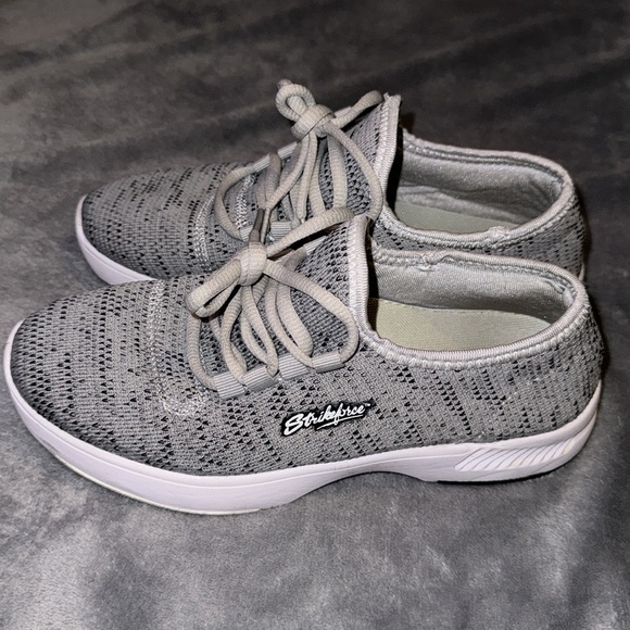 strikeforce Shoes - Strikeforce Bowling Shoes 6.5